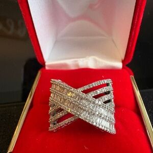 Elegant Silver Women's Diamond Ring